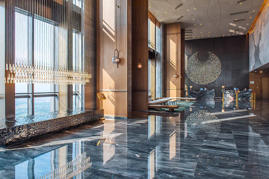 Solitaire Linear Chandelier