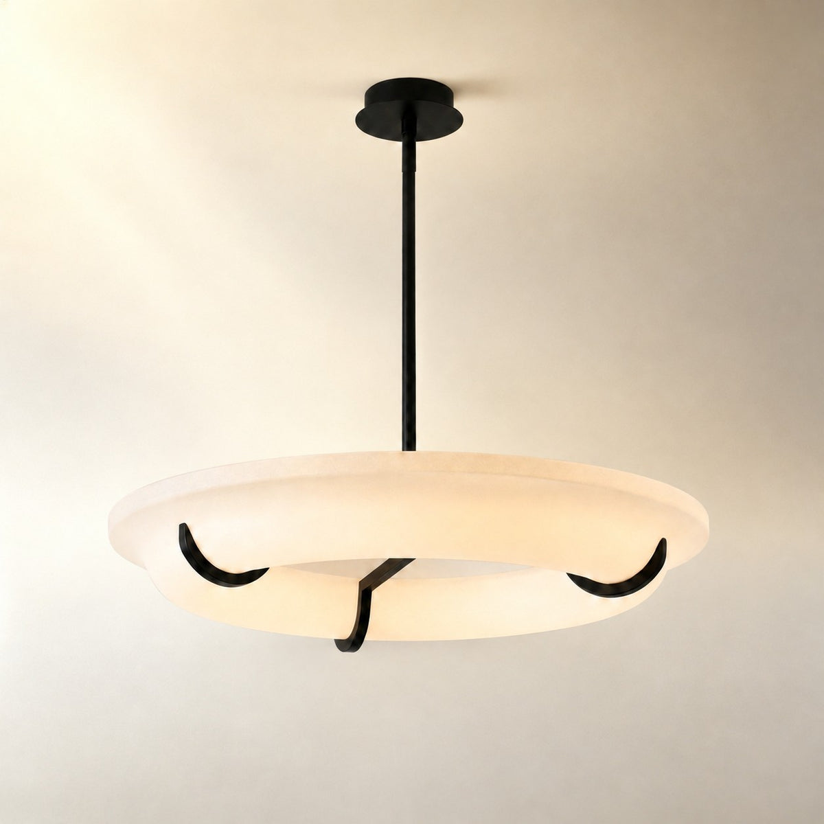 Sculptural Chandelier Modern Halo Drift – Living
