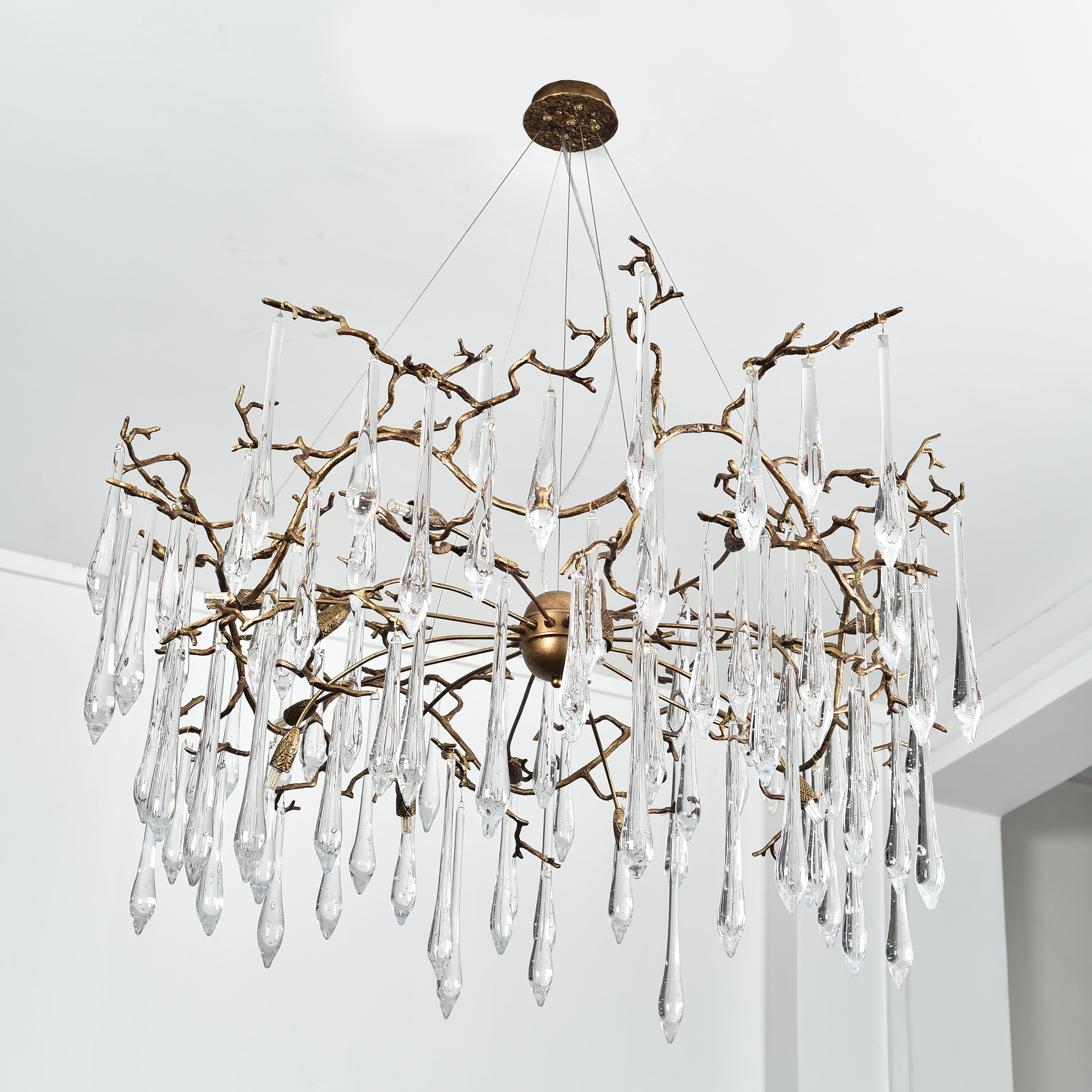Dawn Teardrop Branch Brass Round Chandelier
