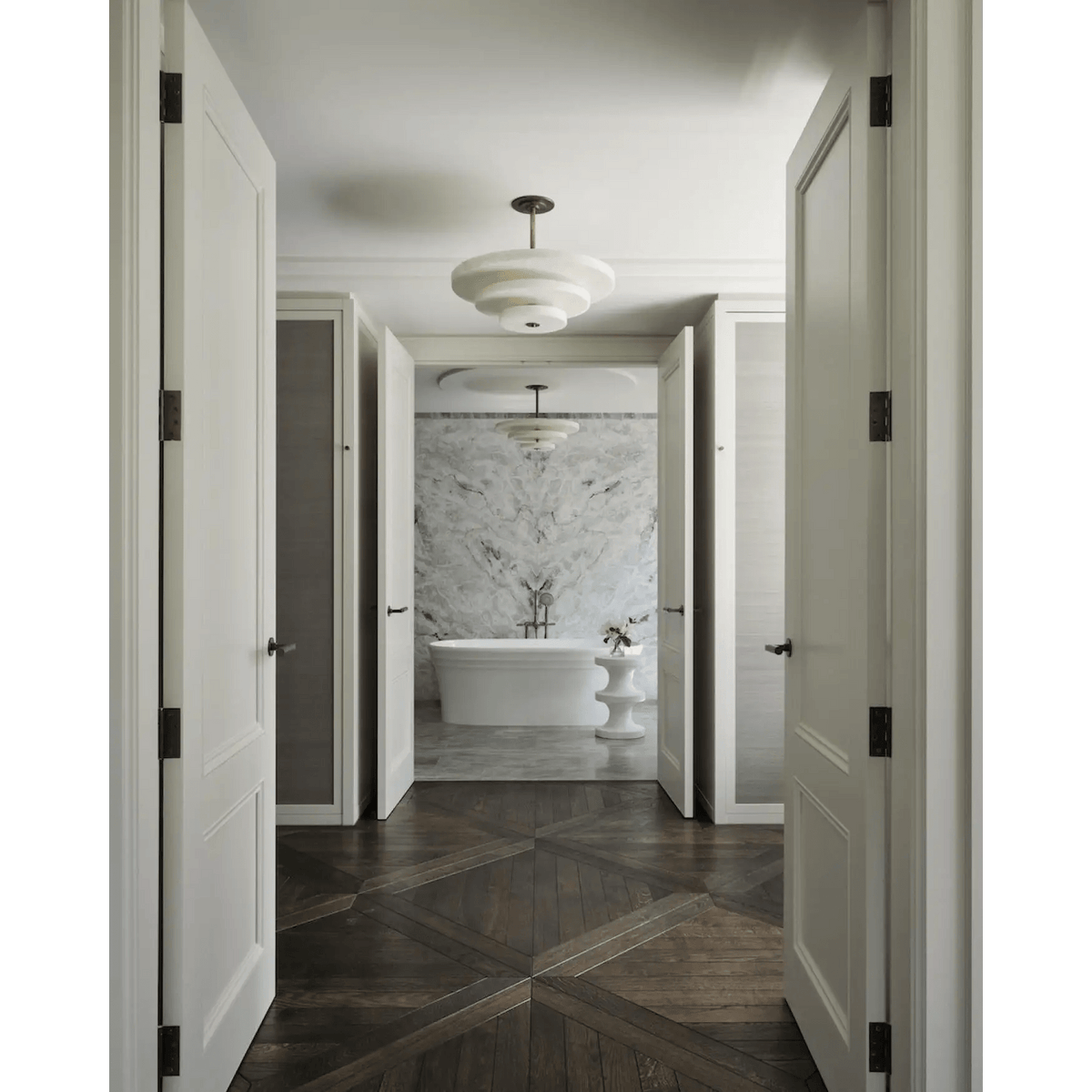 Alabaster Bronze & White LED Chandelier – Elegant 33‑Inch