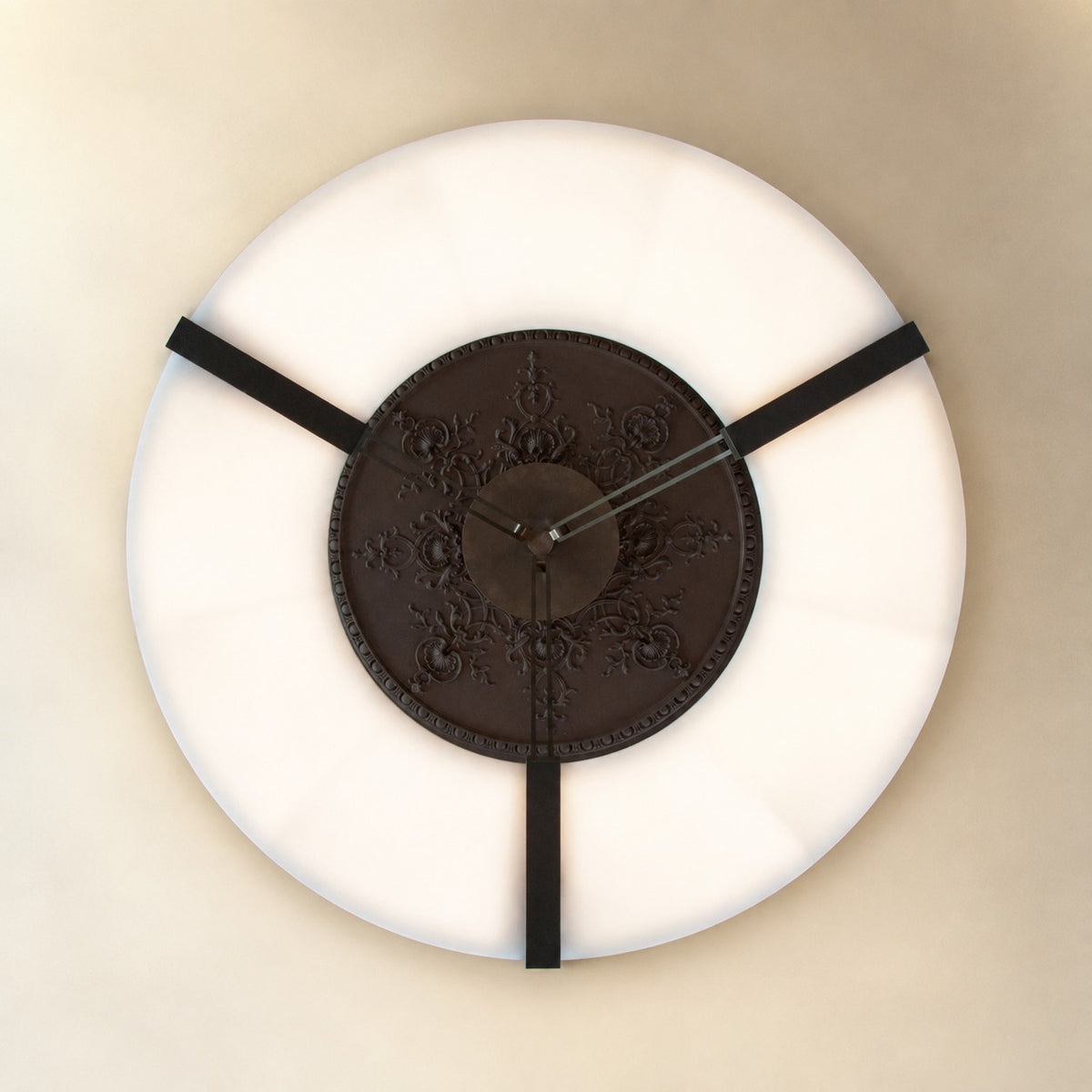 Alabaster Halo Pendant Light – Black & White LED Chandelier