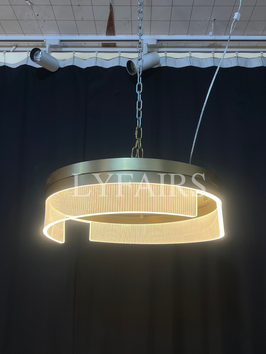 Designer Recommended Modern Simple Ring Round Acrylic Chandelier for Living Room/Bedroom/Dining Room