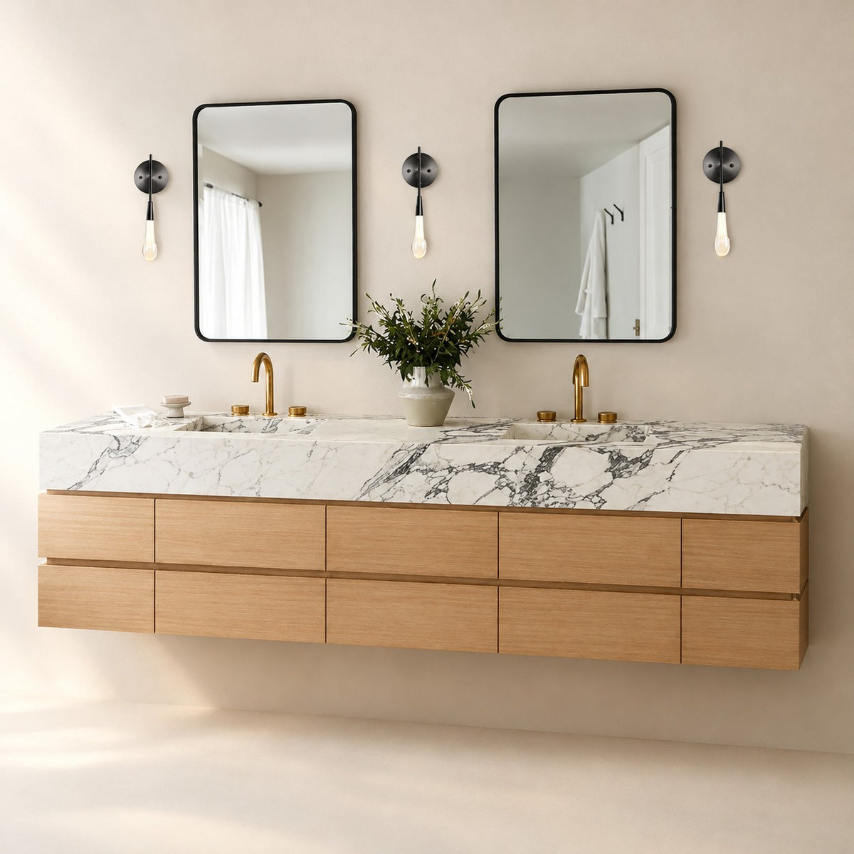 Soltaire Sconce