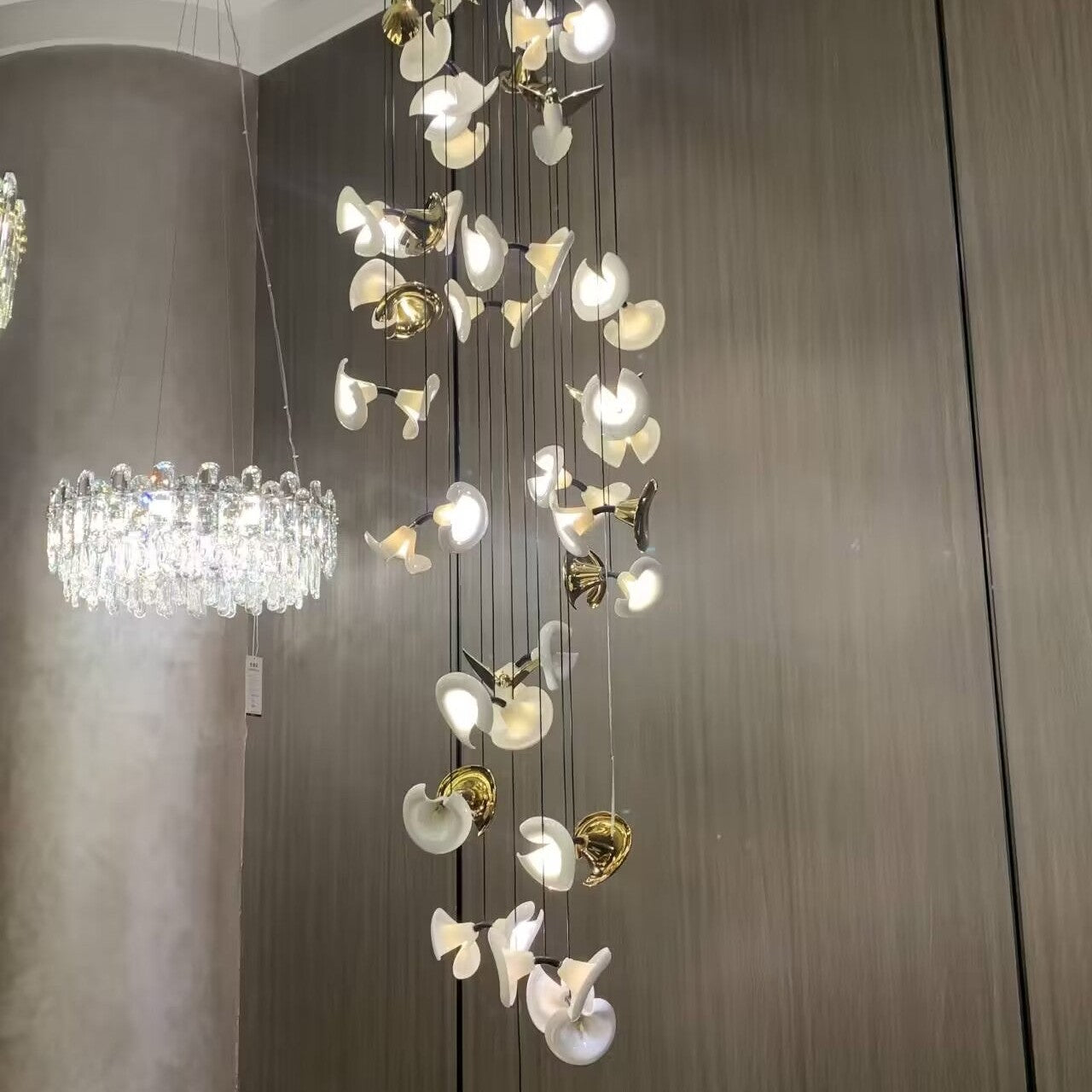 Modern Art Petunia Chandelier for Staircase/Foyer/Living Room