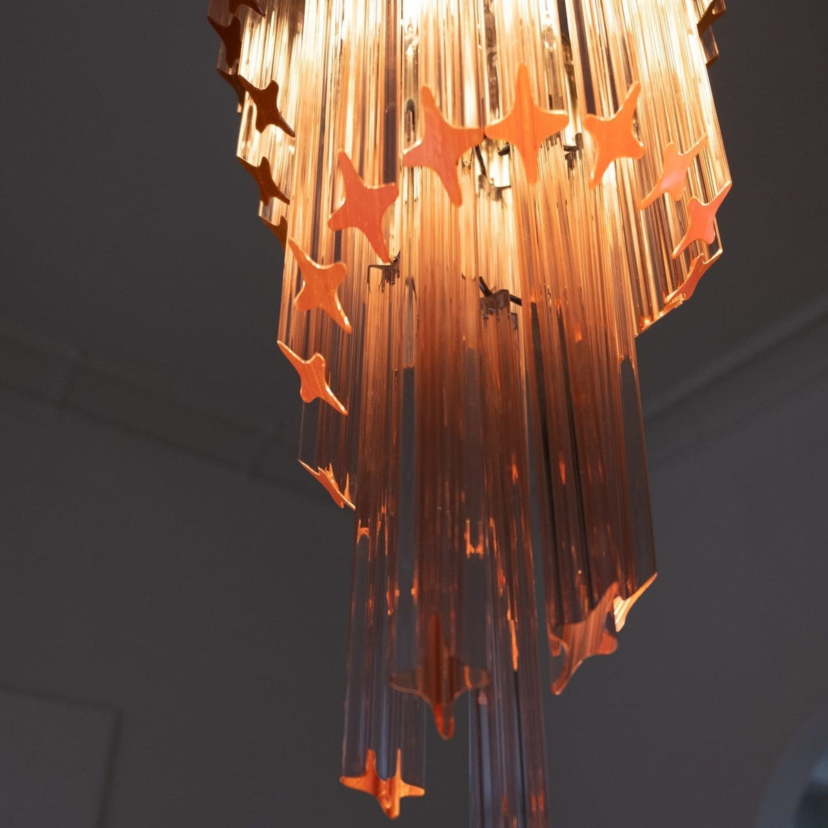 Murano Chandelier – Spiral – 54 prisms – Pink