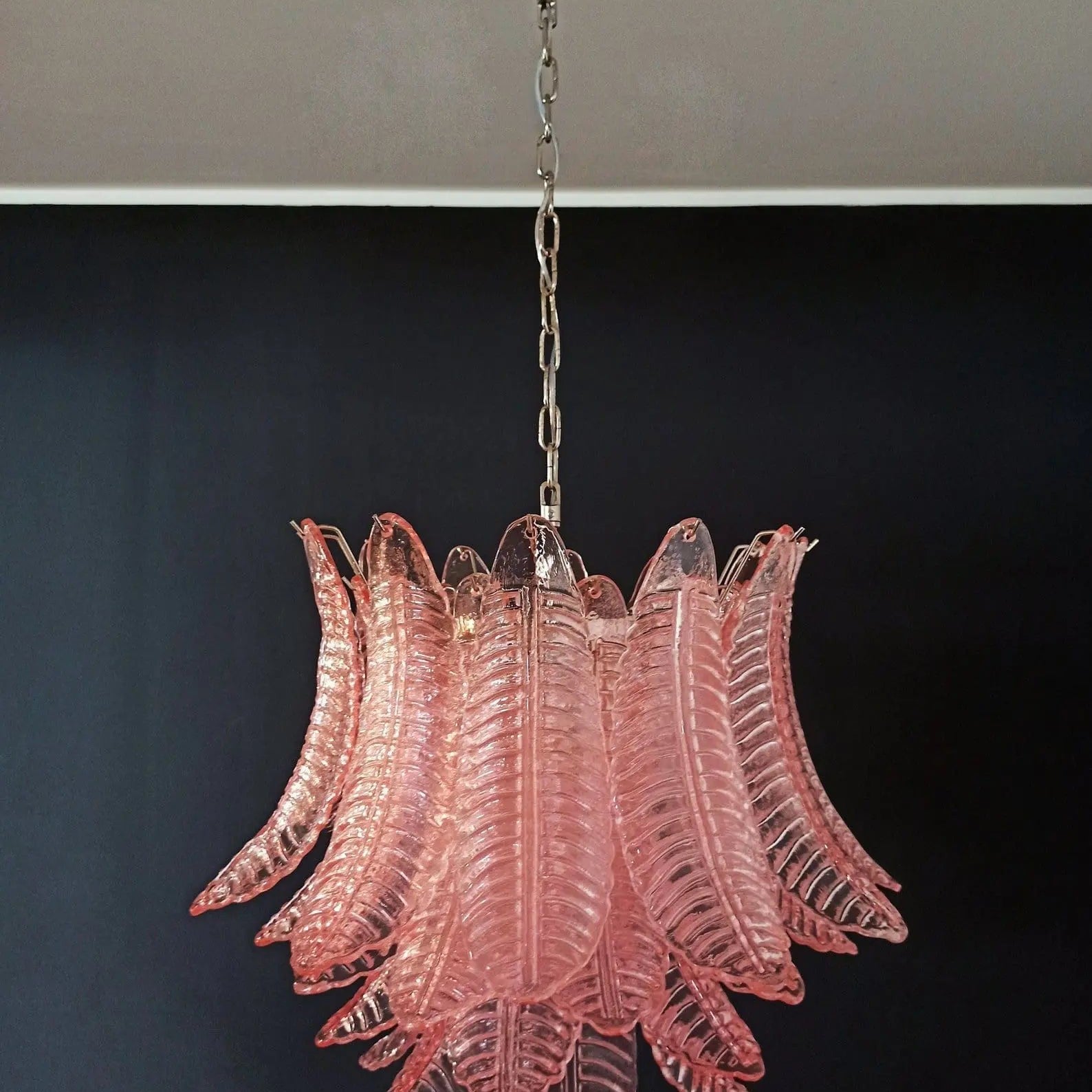 Murano Chandelier – 36 glass leaves – Pink