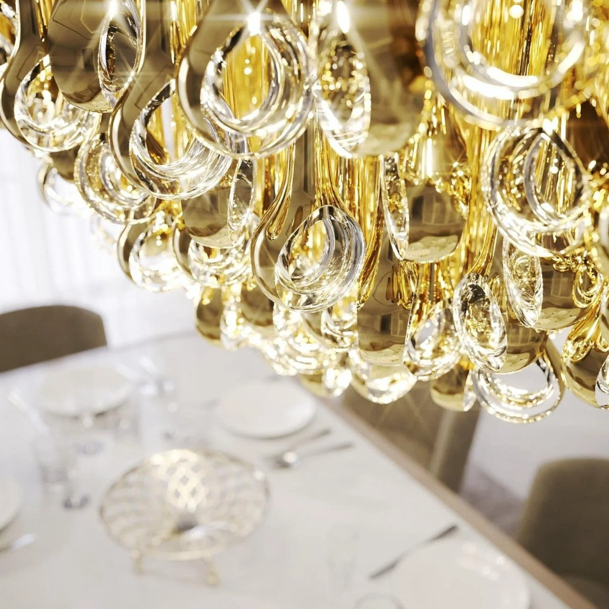 Modern Floating Long Gold Pendant Celing Chandelier for Living Room/High-ceiling