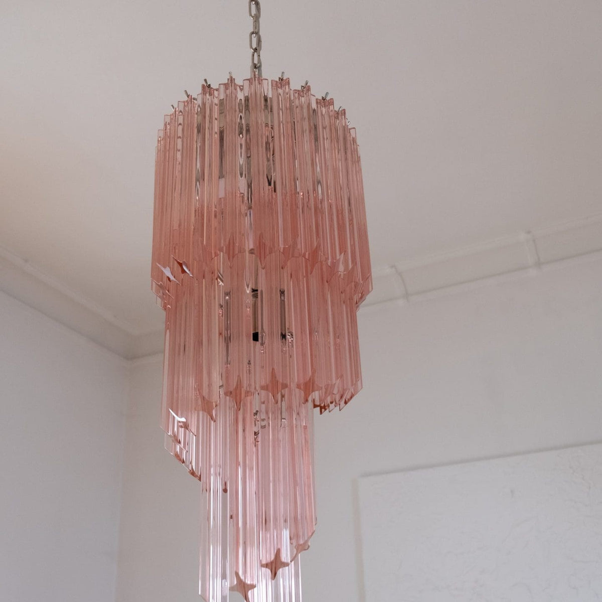 Murano Chandelier – Spiral – 54 prisms – Pink