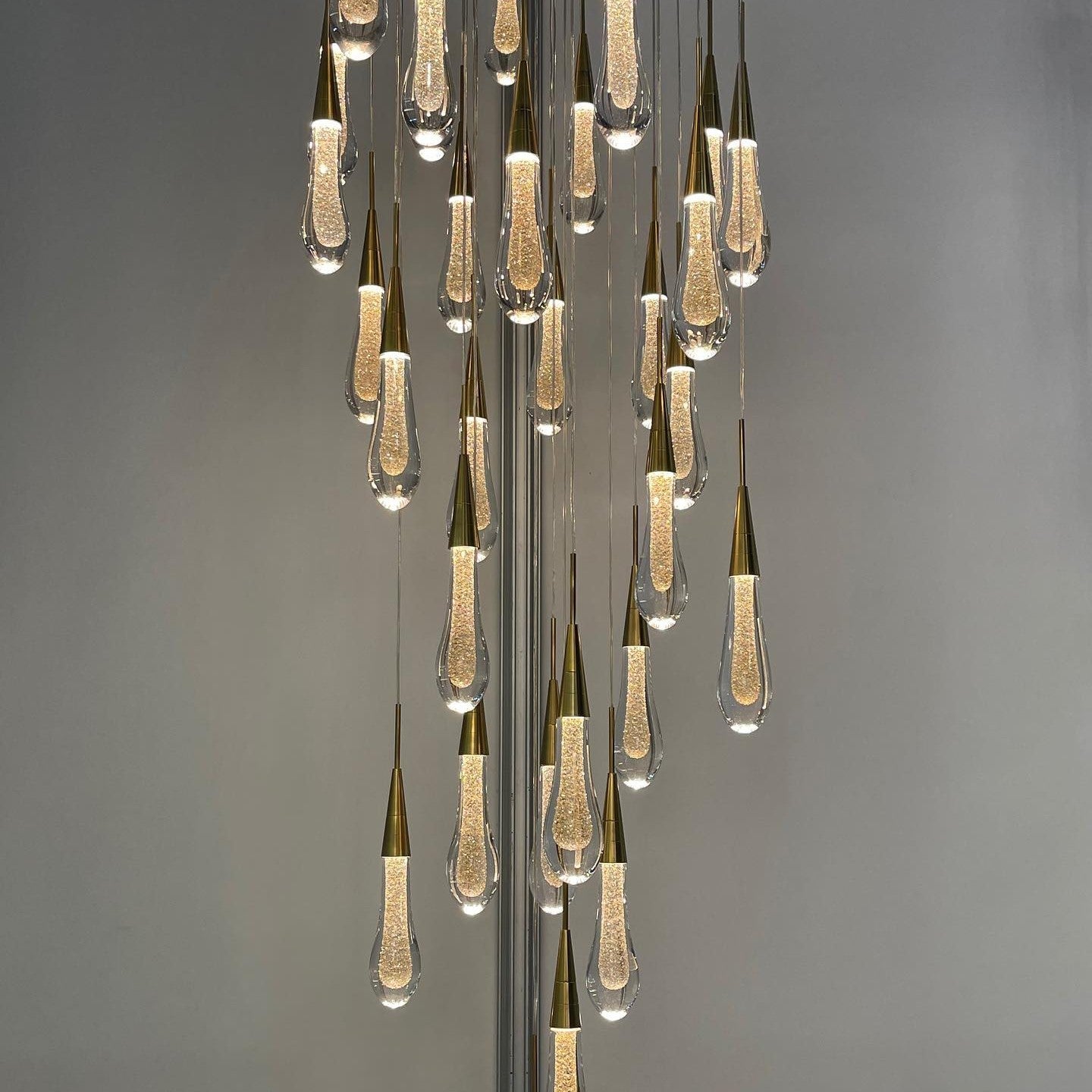 Modern Cascade Raindrop Round Spiral Crystal Chandelier for Staircase/Foyer