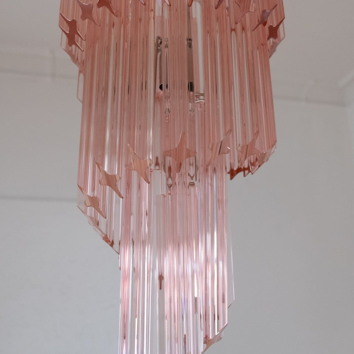 Murano Chandelier – Spiral – 54 prisms – Pink