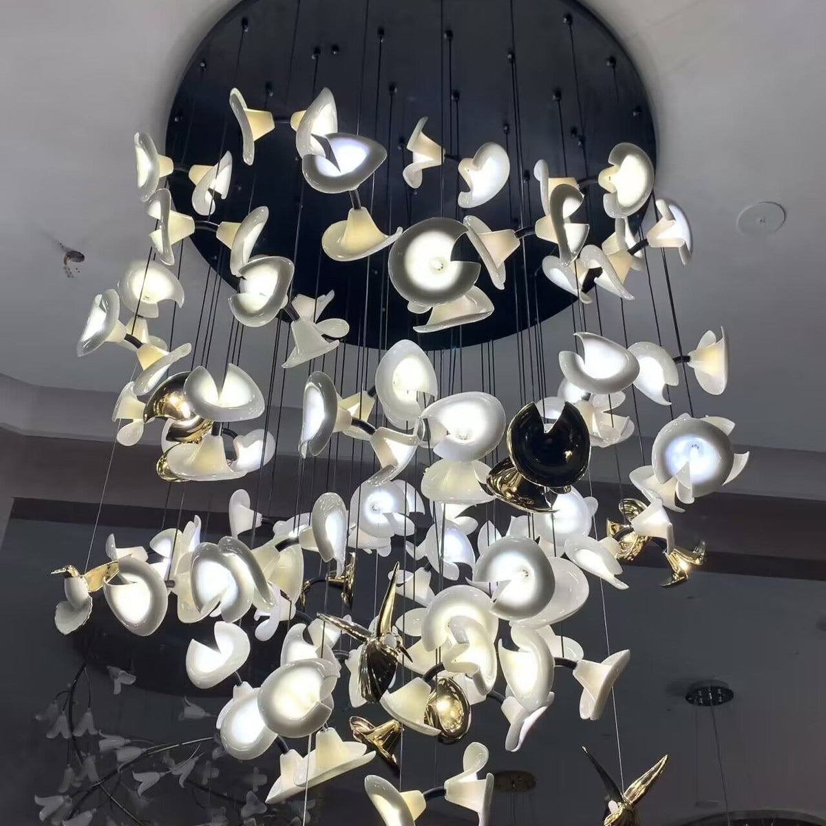 Modern Art Petunia Chandelier for Staircase/Foyer/Living Room