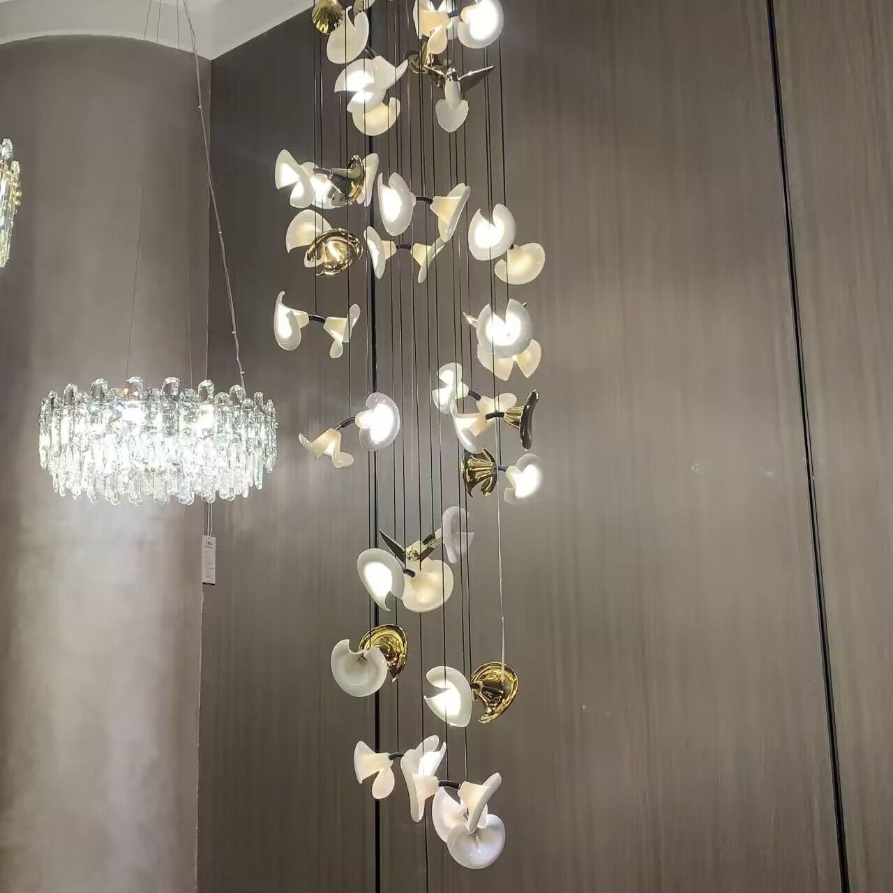 Modern Art Petunia Chandelier for Staircase/Foyer/Living Room