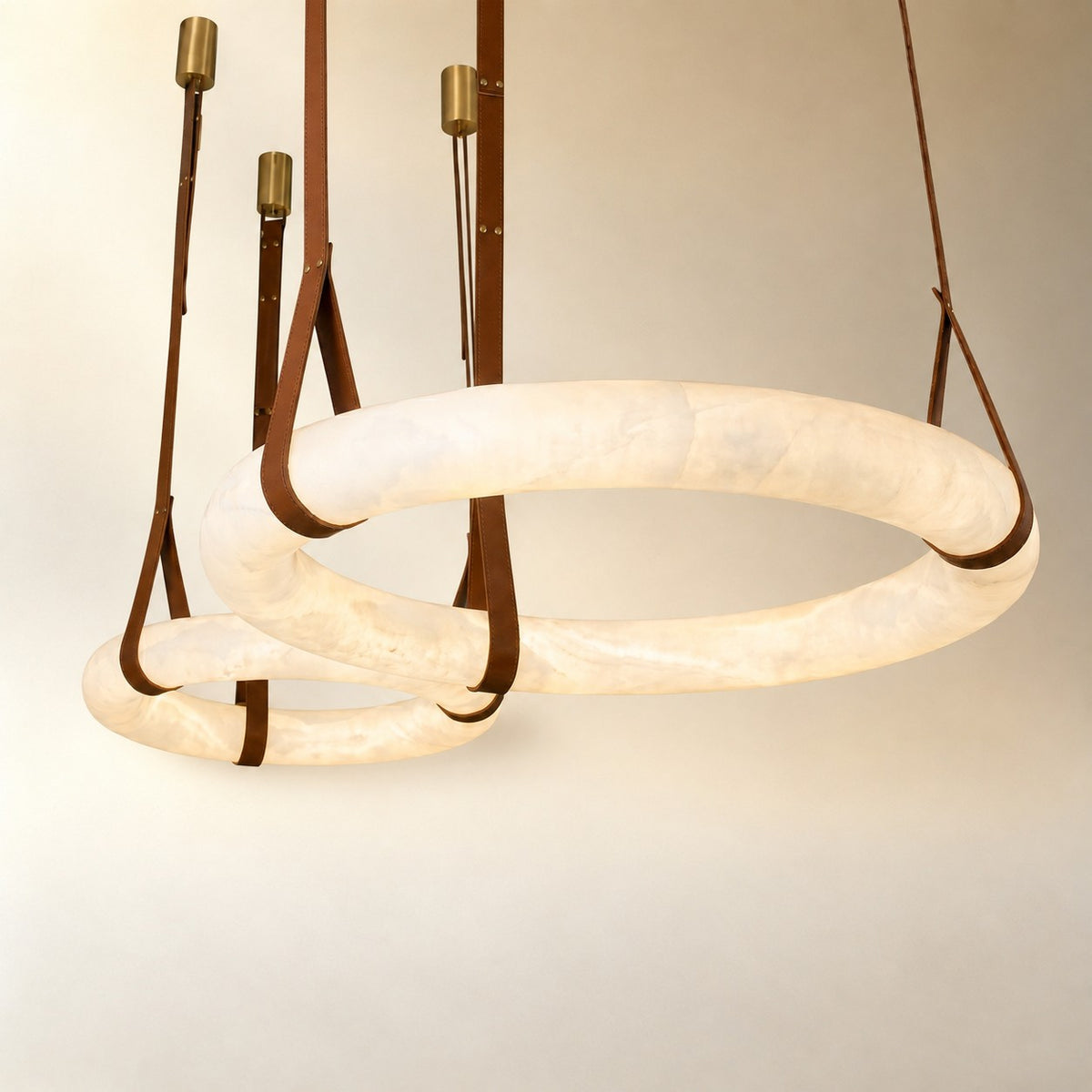 Vaevan Ring Leather Pendant Light