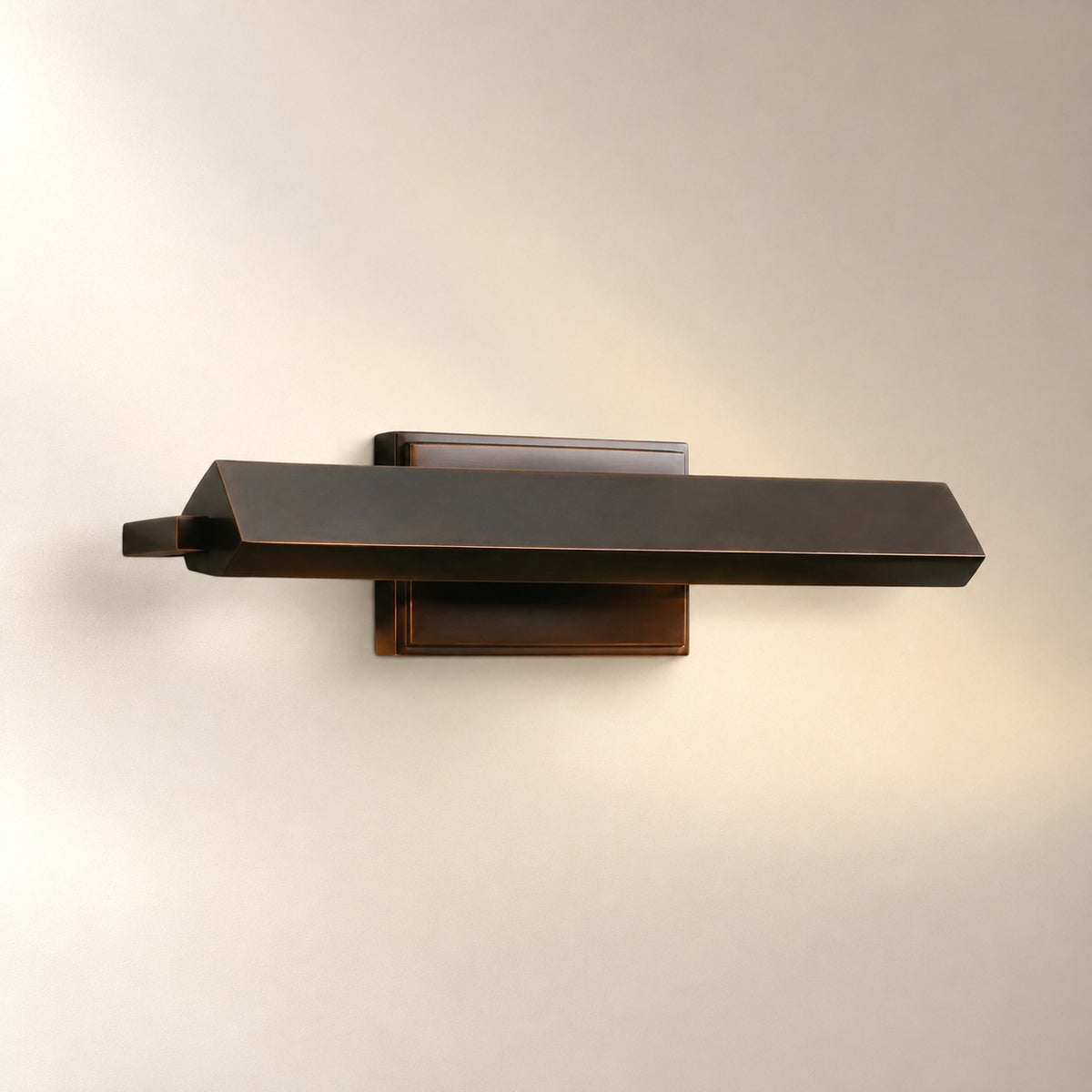 Zaeden Sconce