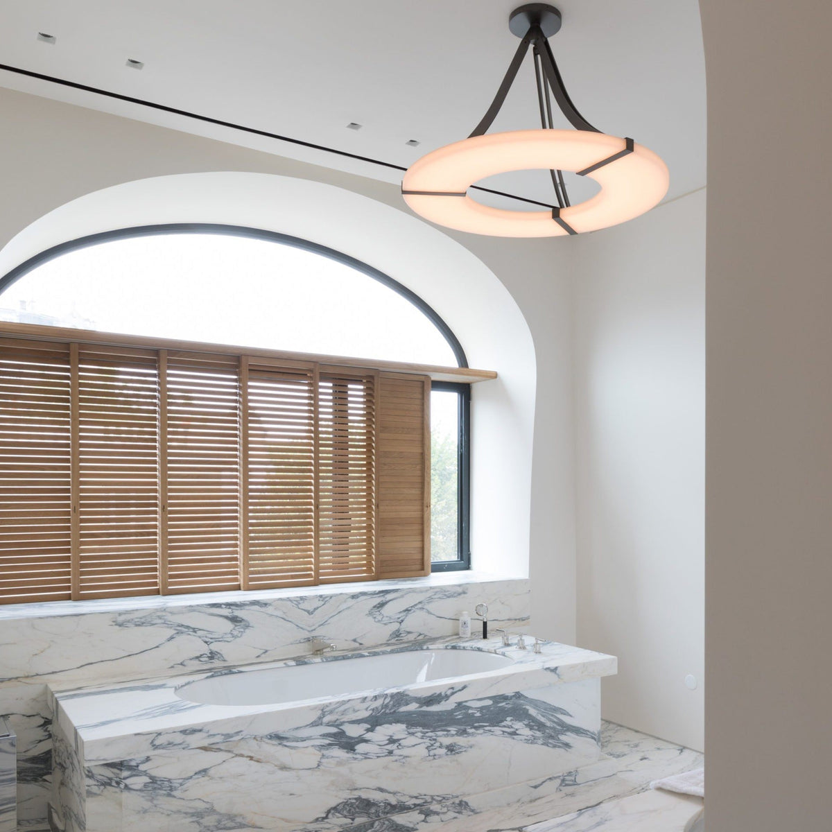 Alabaster Halo Pendant Light – Black & White LED Chandelier