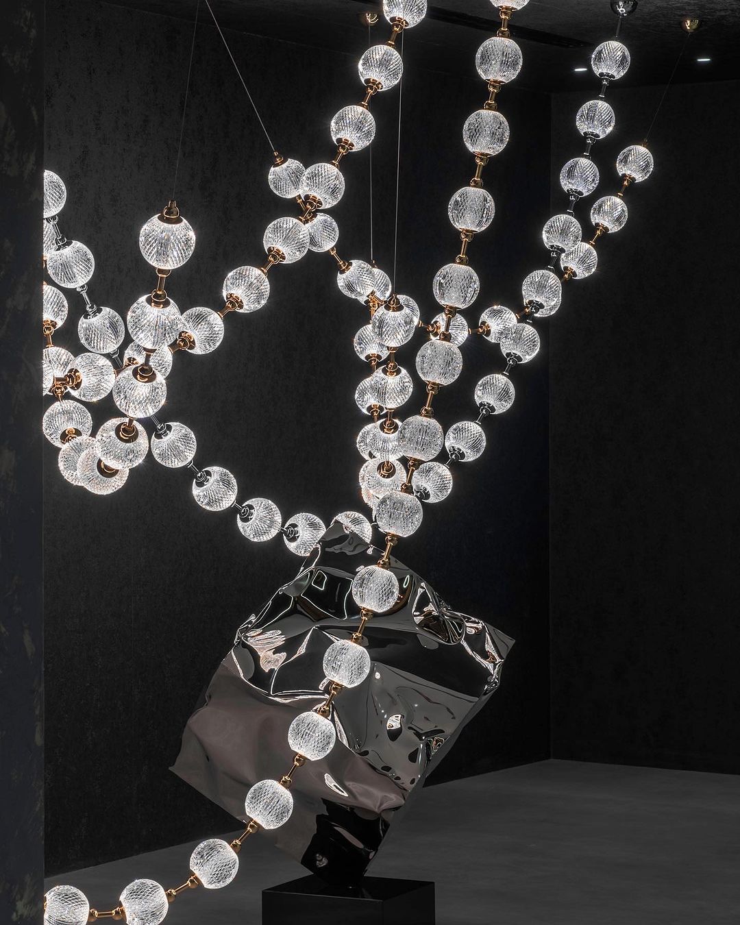 Modern Creative Acrylic Ball Necklace Chandelier for Living Room/Staircase/Foyer/Entryway