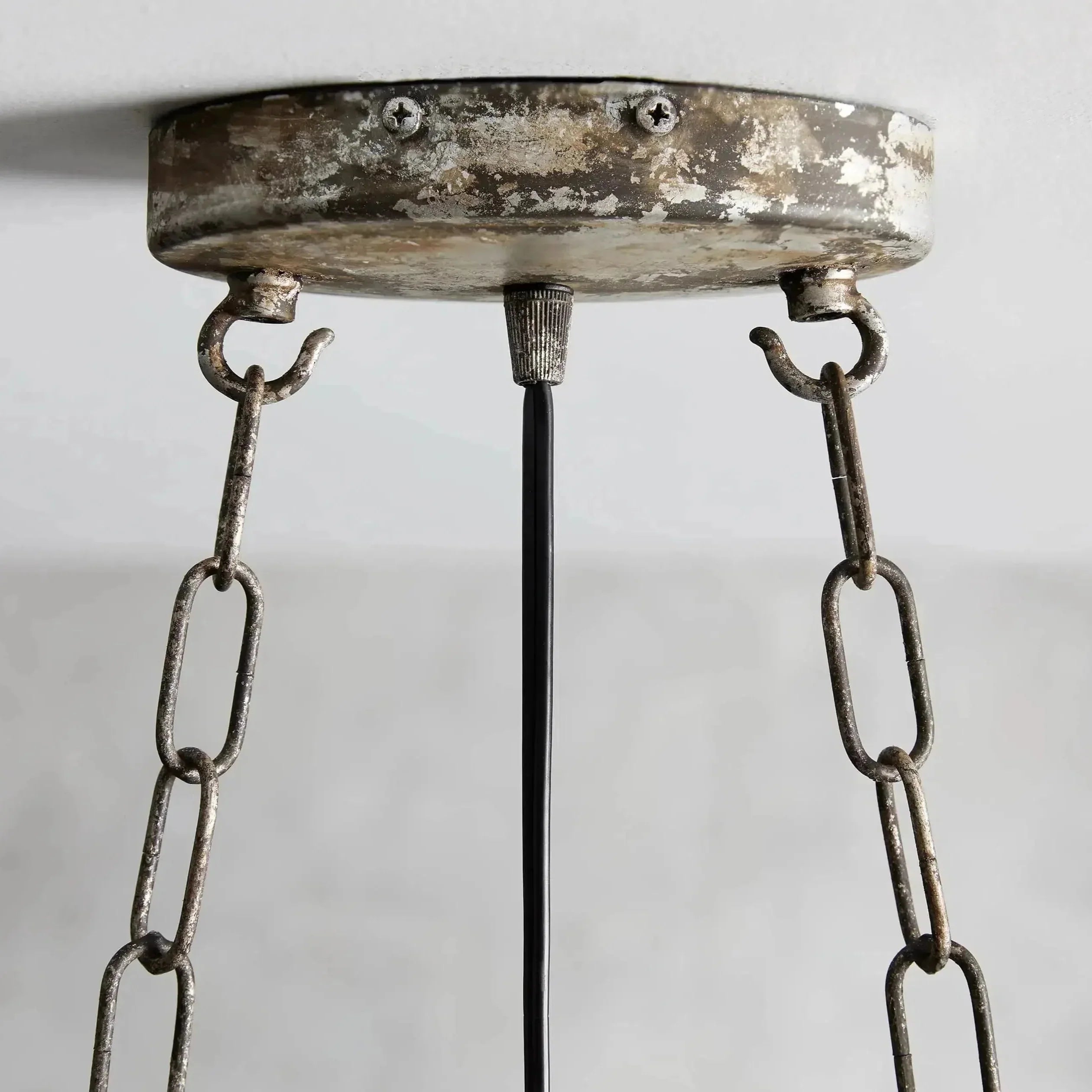 https://cdn.shopify.com/s/files/1/0618/9567/1984/files/fanci-lighting-la-cage-oval-chandelier-5-light-7.webp?v=1765964210
