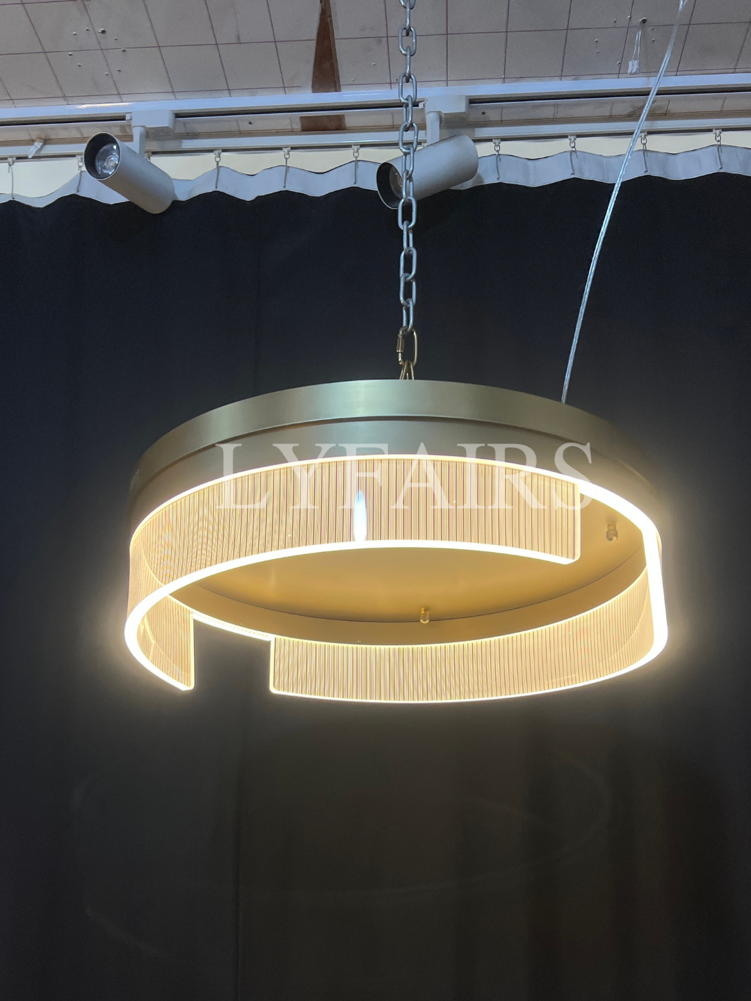 Designer Recommended Modern Simple Ring Round Acrylic Chandelier for Living Room/Bedroom/Dining Room