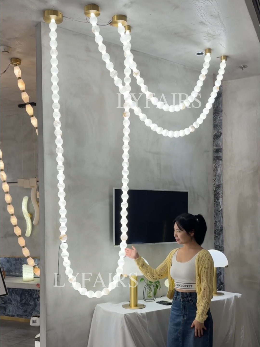 Modern Alabaster Pearl-Chain Pendant Light