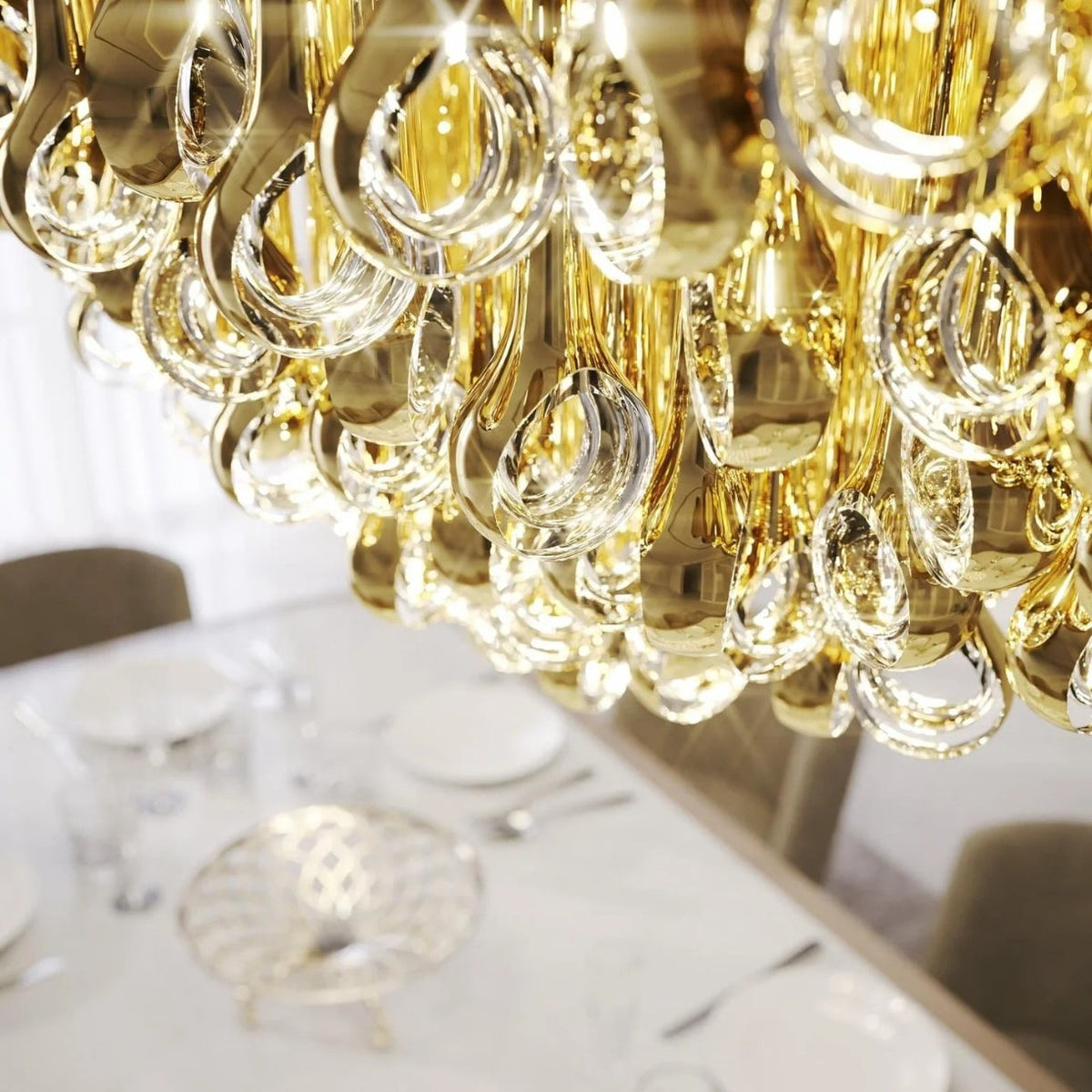 Modern Floating Long Gold Pendant Celing Chandelier for Living Room/High-ceiling