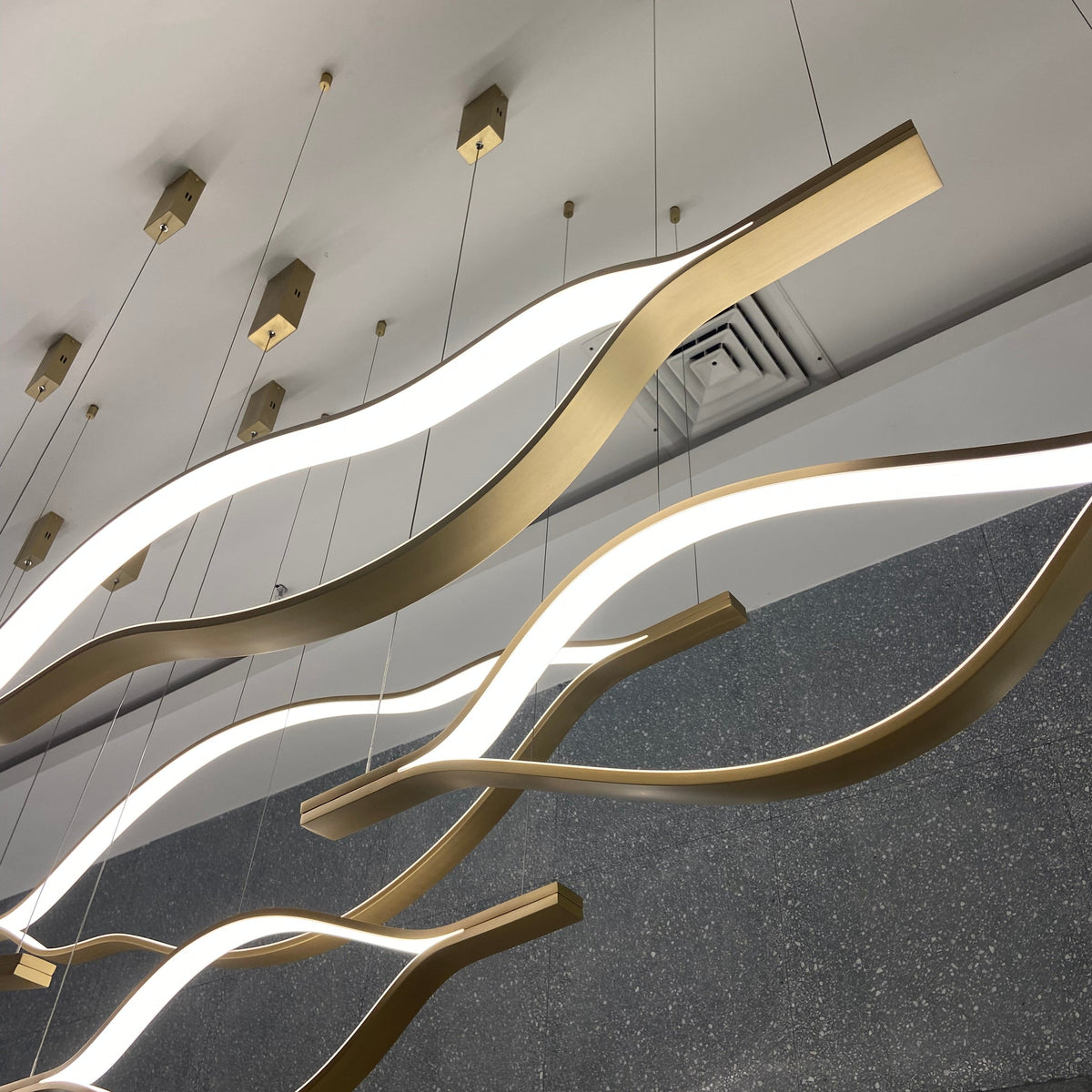 Modern Simple Brass Waving Chandelier for Living/Dining Room/Kitchen Island