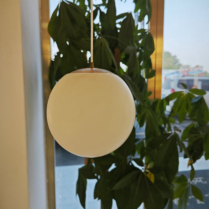 Culoud Alabaster Ball Pendant Light