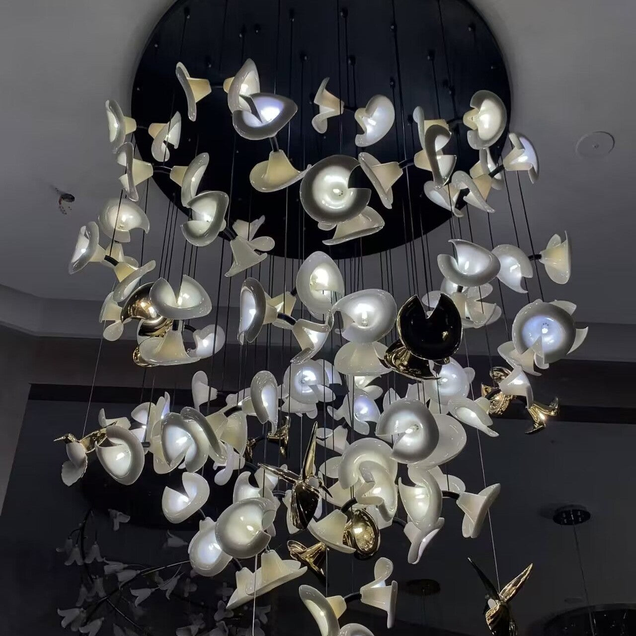 Modern Art Petunia Chandelier for Staircase/Foyer/Living Room