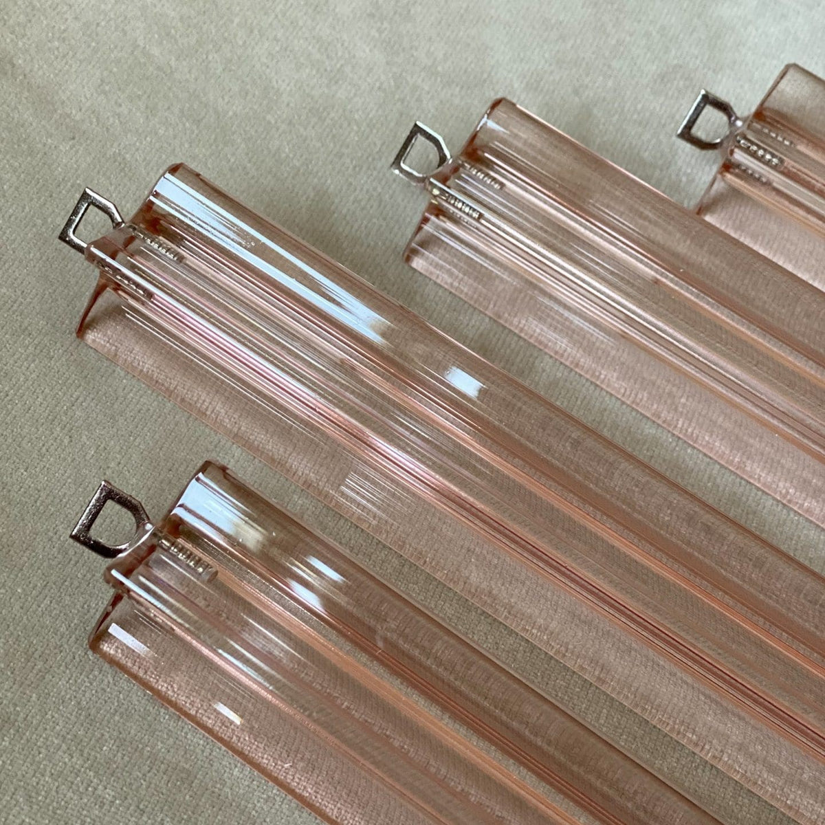 Murano Chandelier – Spiral – 54 prisms – Pink