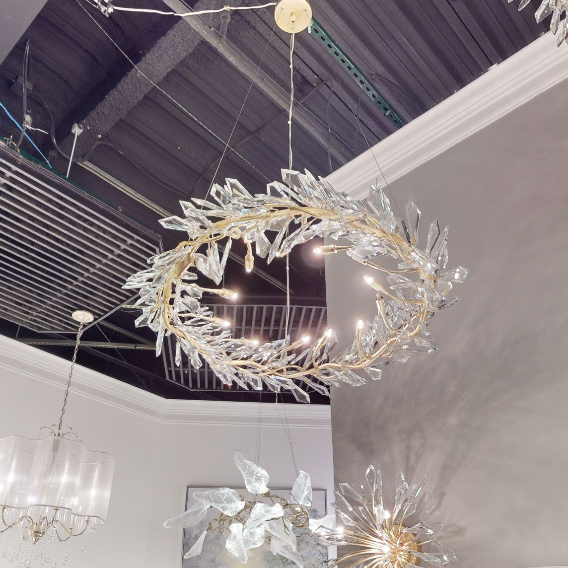 Kotta Twelve-Light Cut-Crystal Pendant Chandelier AJC-9281