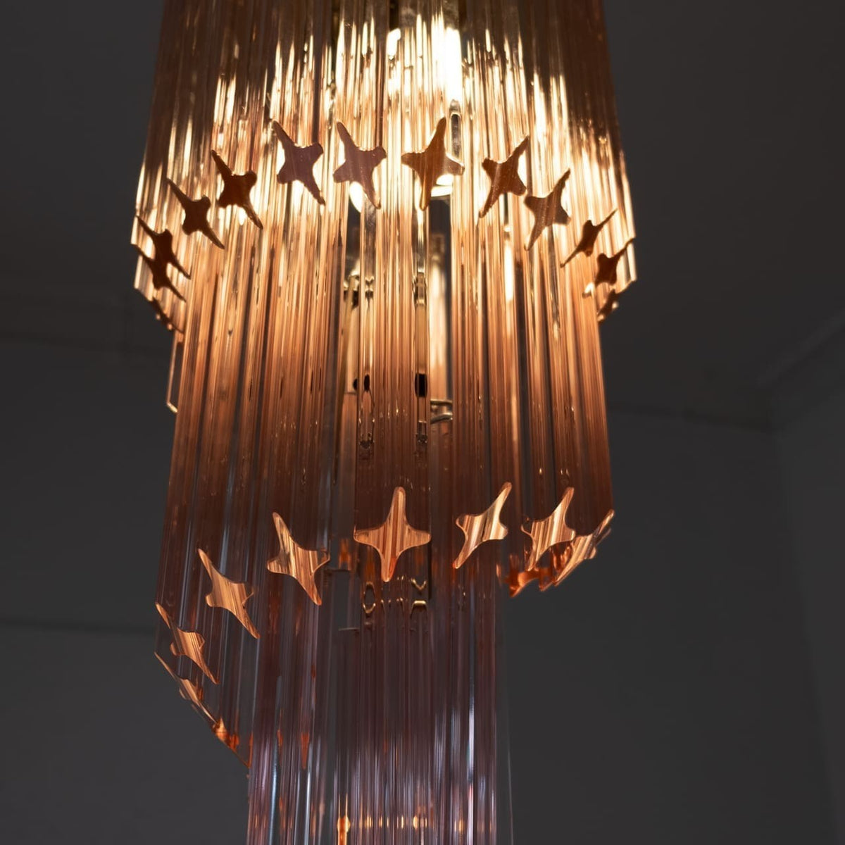 Murano Chandelier – Spiral – 54 prisms – Pink