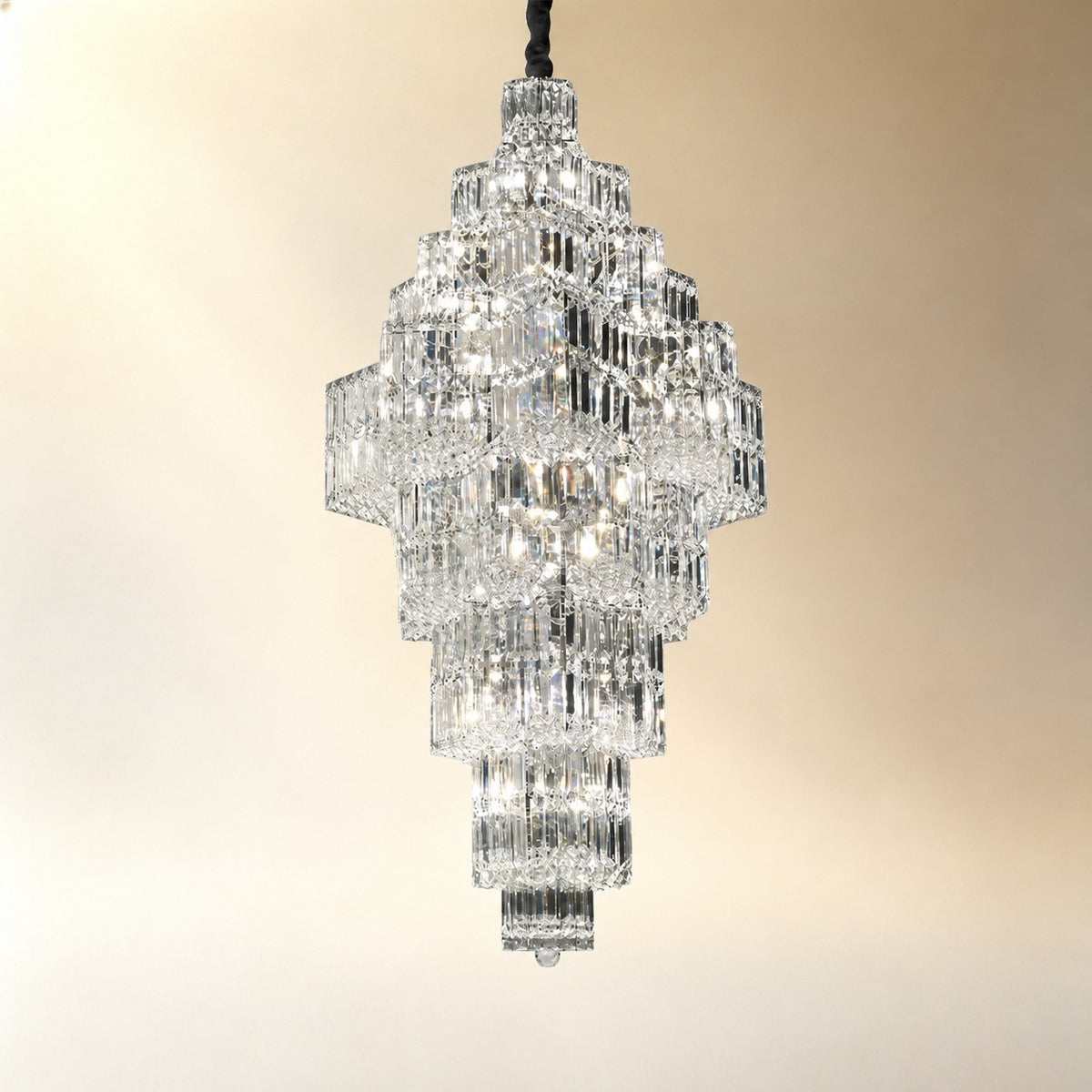 Universo Crystal Halo Chandelier