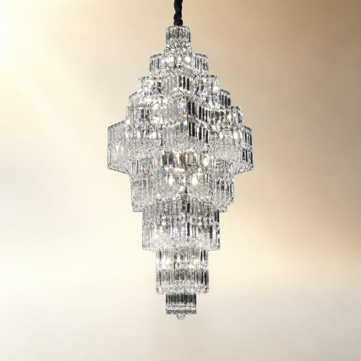 Universo Crystal Halo Chandelier
