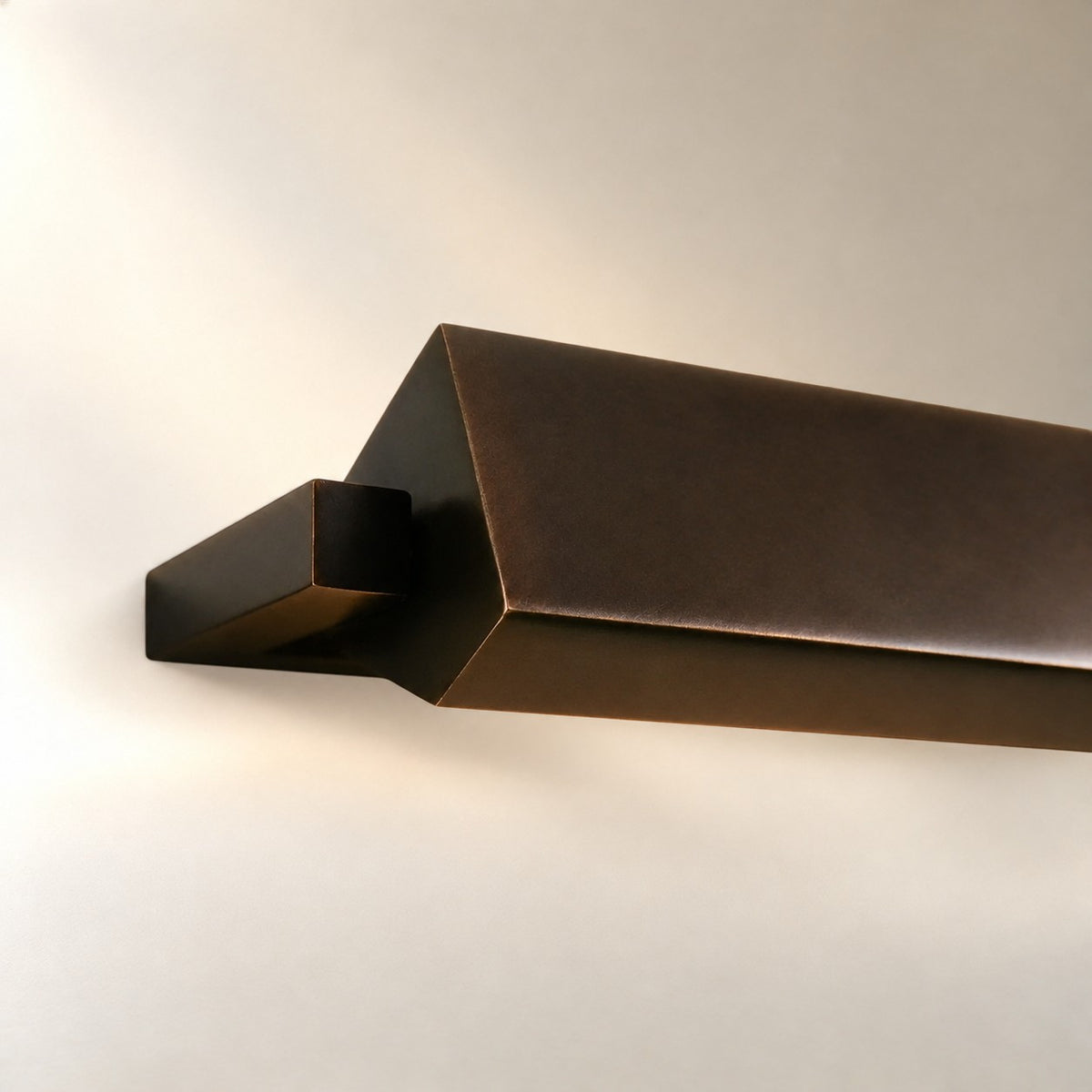 Zaeden Sconce