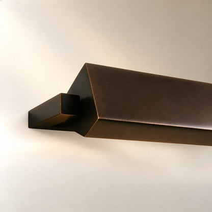 Zaeden Sconce