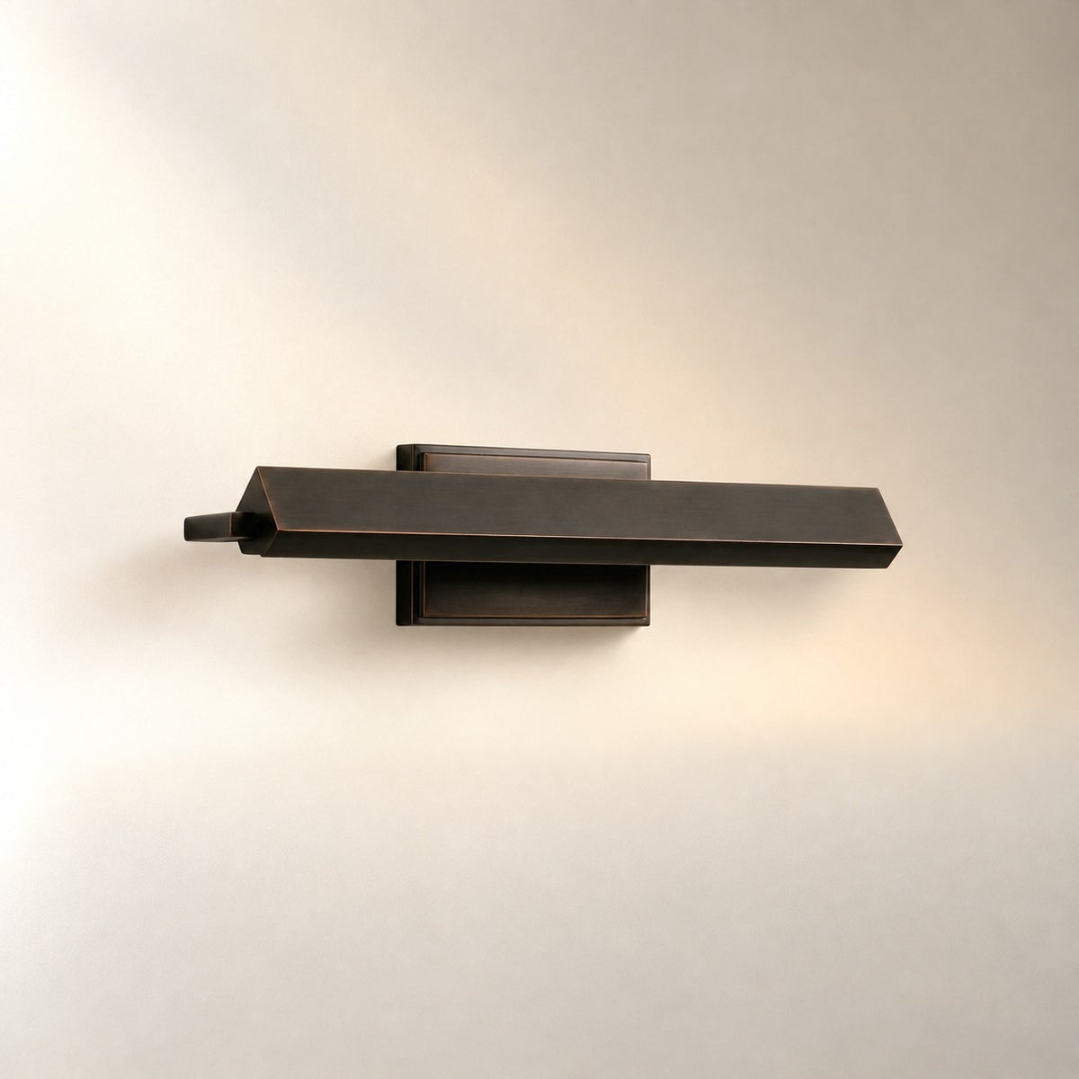 Zaeden Sconce
