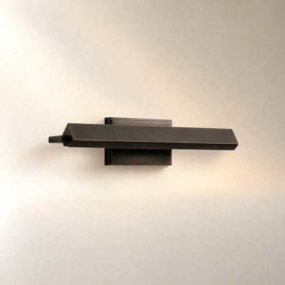 Zaeden Sconce