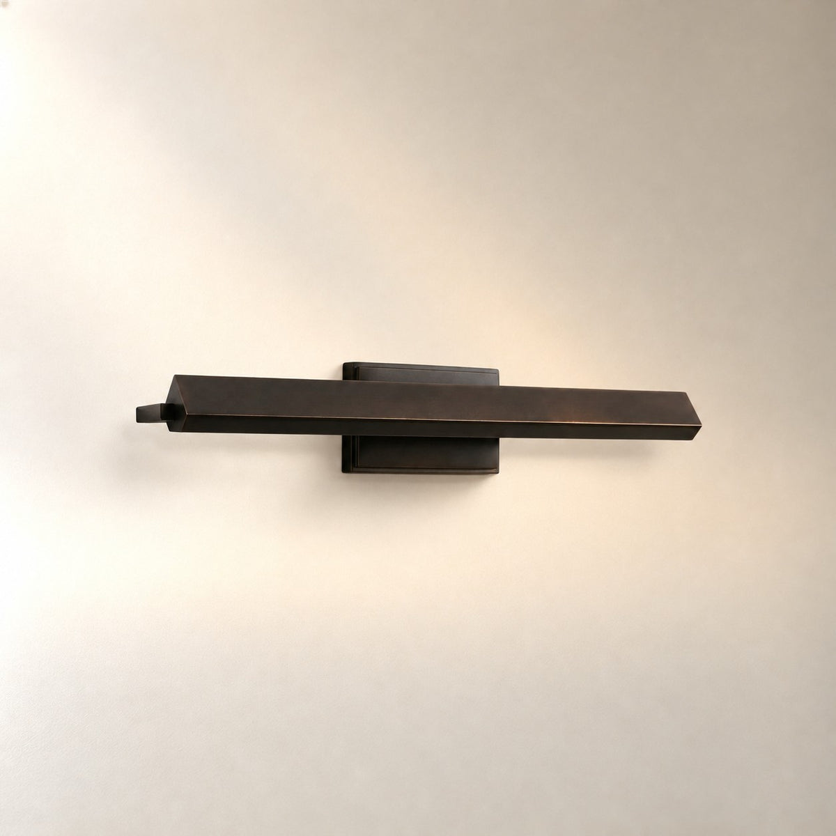 Zaeden Sconce